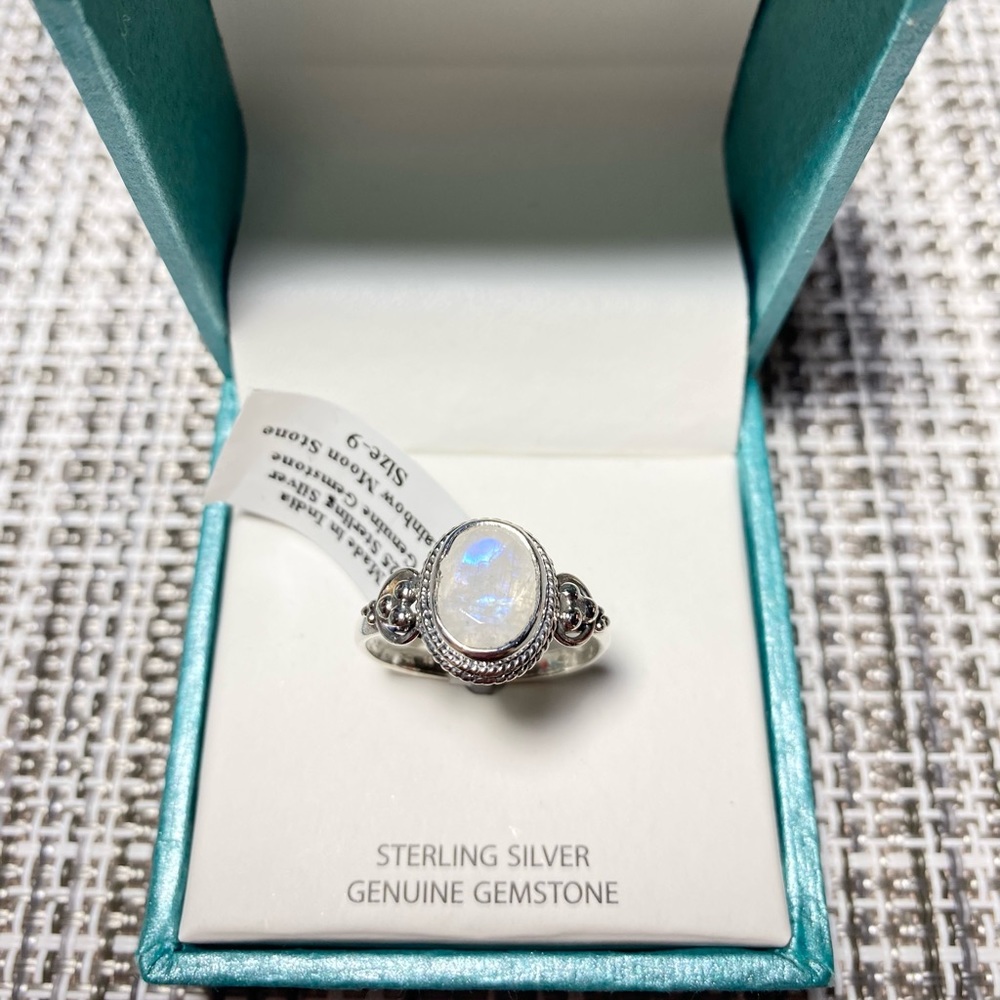 BRAND NEW Shivam 14k gold plated & sterling silver ring size 9 🤩 Box included